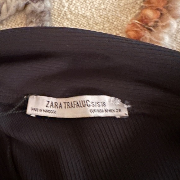 Zara black ribbed bodysuit with cross halter top size medium - Picture 4 of 10